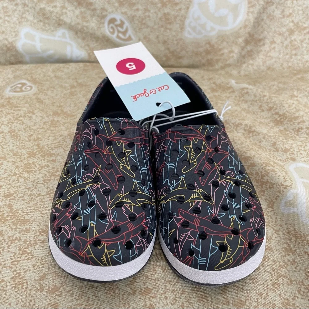 Cat & Jack Toddler Boys’ Jese Sharks Slip On Water / Summer Shoes Sandals Size 5